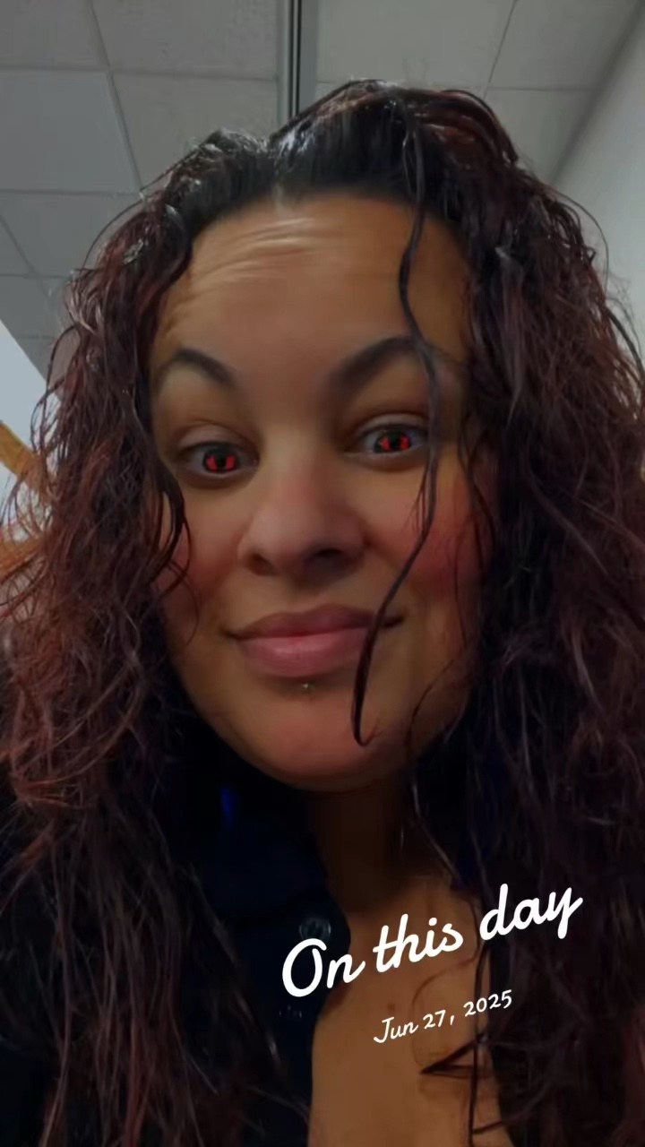 Played with Red eye filter 😉💅 | Lowlight