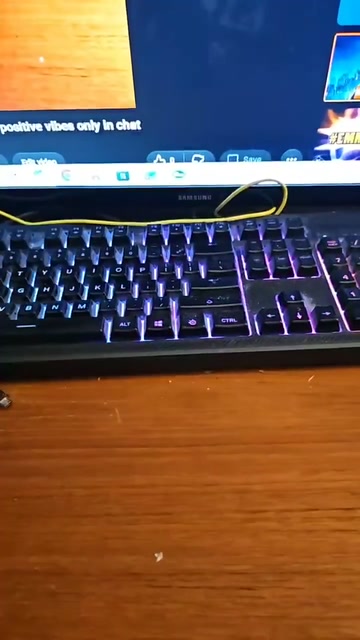 old clip of streamer game cards | Lowlight