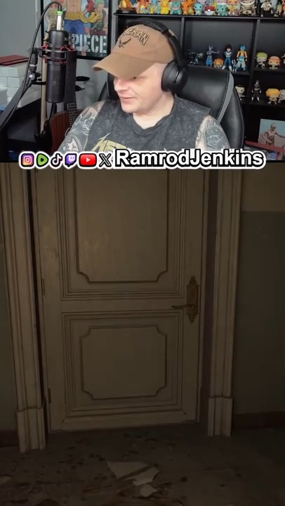 Don’t open that door! | Lowlight