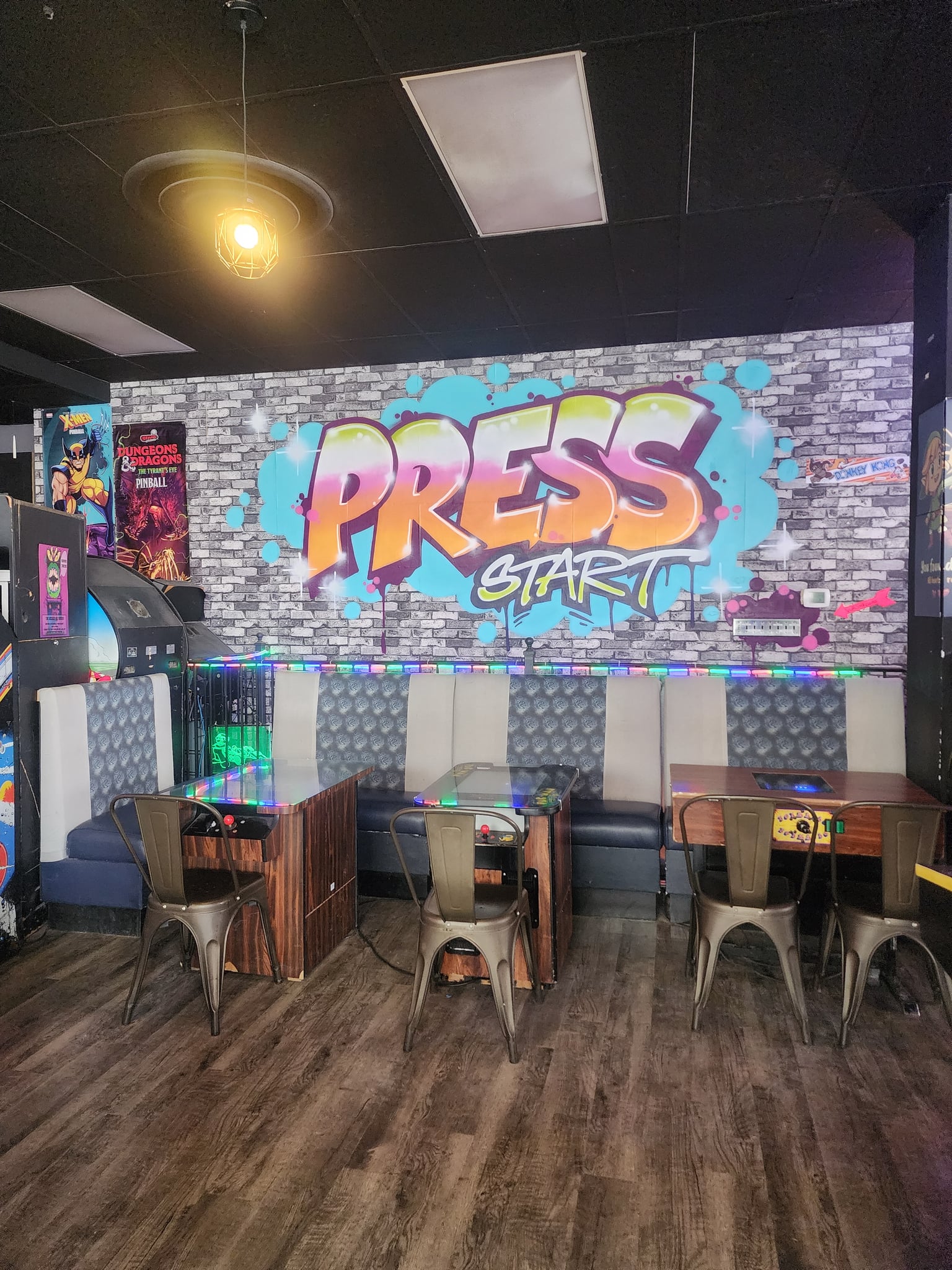 I went to a retro gaming themed cafe for lunch! They had so many great arcade c… | Lowlight